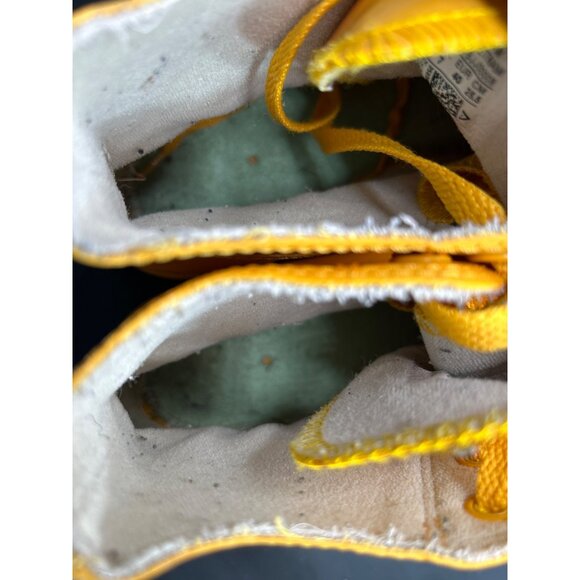 Converse Yellow Patent Leather Chuck Taylor All-Star High Top Sneakers Unisex M7 - Picture 8 of 9